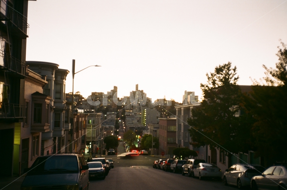 미국,샌프란시스코,sanfrancisco,도로,골목,야경,밤,풍경,nightscape,night,landscape,도시,city,해외,외국,세계,foreign,oversea,world,세계도시풍경,해외도시풍경,외국도시풍경,world cityscape,car,차,transportation,교통,automobile,자동차,vehicle,차량,asphalt,아스팔트,road