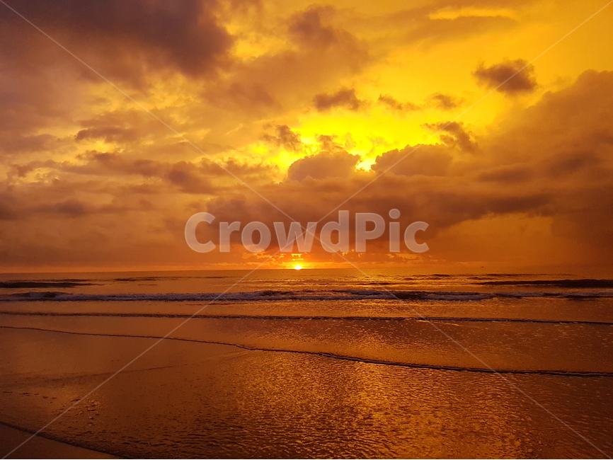 sunset,일몰,바다,sea,beach,바닷가,해변,해지는바다,선셋,주황색,해,sun,자연,풍경,nature,landscape,outdoors,옥외,sunlight,햇빛,sky,하늘,dusk,황혼,dawn,새벽,red sky,붉은 하늘