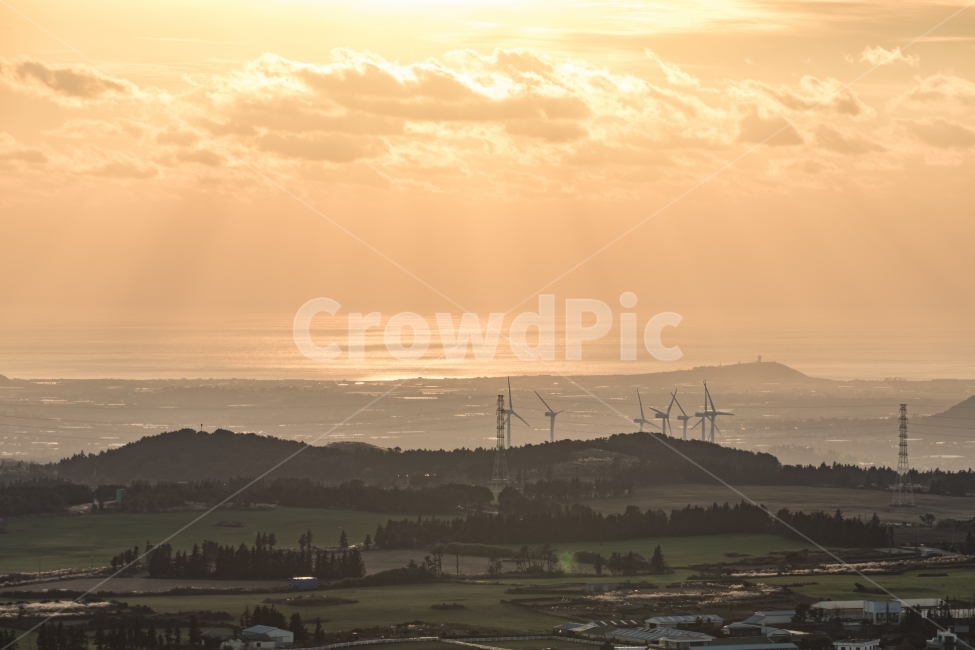 새별오름,제주도,풍력발전기,새별오름일몰,석양,빛내림,자연,풍경,nature,landscape,한국자연풍경,한국자연경관,korea nature landscape,제주도,jeju,jeju island,산업,industry,industrial,에너지산업,energy industry