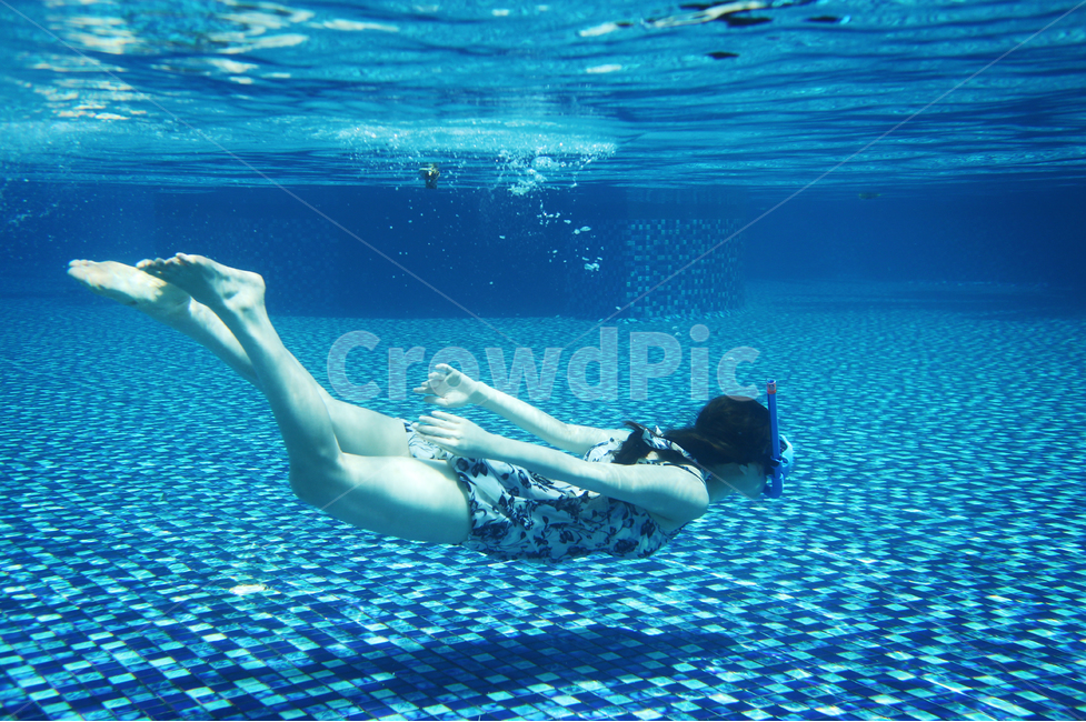 water,물,human,인간,person,사람,nature,자연,swimming,수영,sports,스포츠,sport,옥외,outdoors,여자,한명,잠수,물방울,파란,바닥,여름,계절,summer,season,사람,인물,인간,human,person,여성,여자,woman,female,lady,여행,휴가,traveling,vacation,trip,스포츠,레저,운동,sports,leisure,exercise