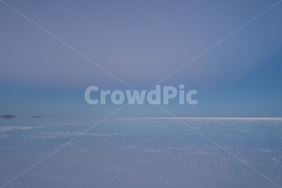 우유니,소금사막,지평선,볼리비아,하늘,컬러,새벽,새벽하늘,반영사진,거울,awesome,horizon,blue,bolivia,saltlake,tour,sky,uyunibolivia,water,wonders,background,awesomesunrise,colorful,landscape,infinitehorizon,lake,saltflats,desert,nature,saltcrystals,bright,color,reflections,mirror,colors,alone,freedom,sunrise,amazing,textured,southamerica,dawn,dawnsky,horizons,america,earth,자연,풍경,nature,landscape,해외,외국,세계,foreign,oversea,world,세계자연풍경,해외자연풍경,외국자연풍경,world nature landscape,outdoors,옥외