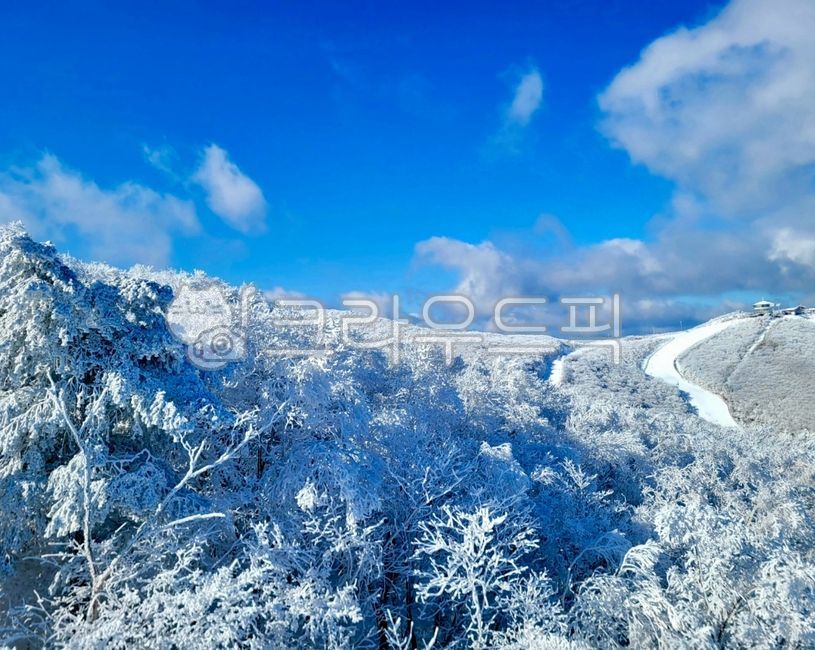 Mountain,snow,sky,snow scenery,winter scenery,winter mountain,snow,sky