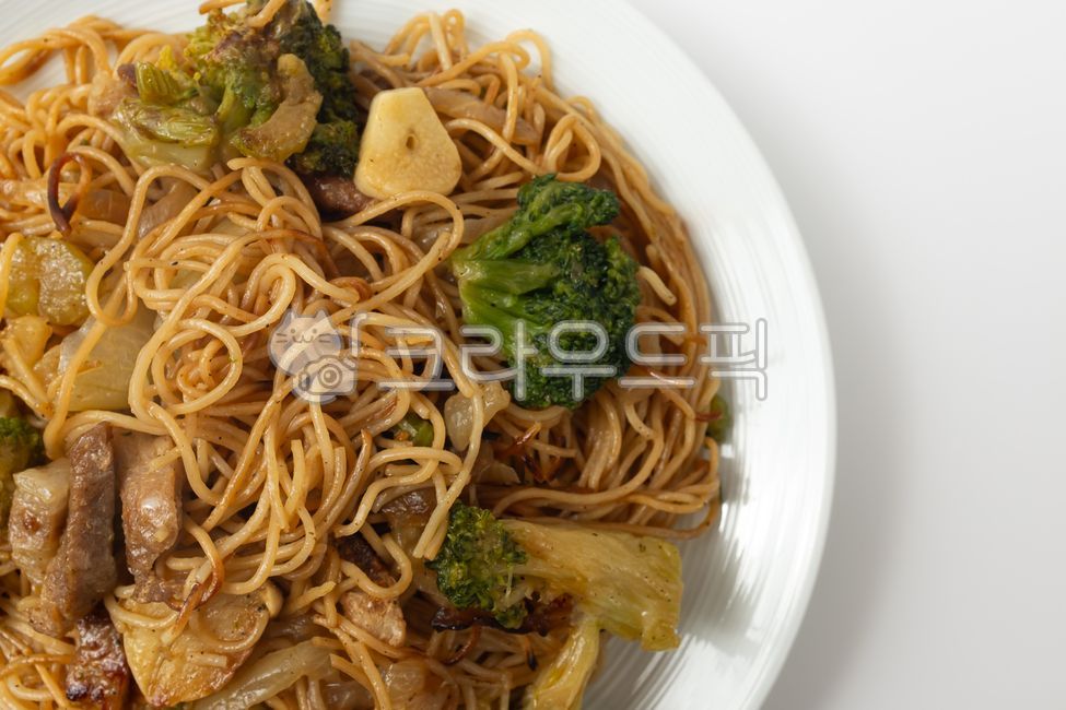 Hong Kong style egg noodles,egg noodles,noodles,noodles,egg,stir-fried,stir-fried noodles,meat,vegetables,greens,seasoning,Chinese food,Chinese culture,Hong Kong food,Hong Kong culture,food,meal,food,groceries,ingredients,ingredients,