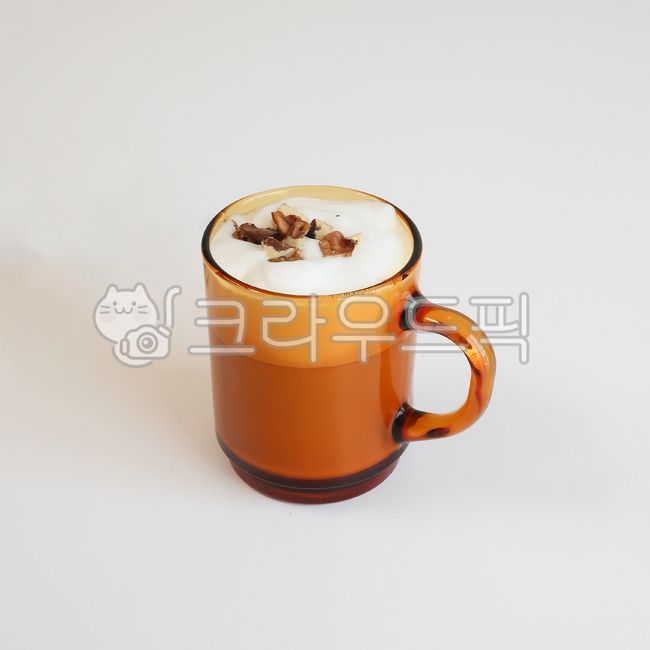 Latte,five-grain latte,milk foam,milk,mug,walnut latte,nut latte,milk steam,walnut,drink,table,drink,glass cup