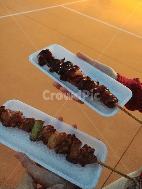 음식,닭꼬치,푸드트럭,손,색감,분위기