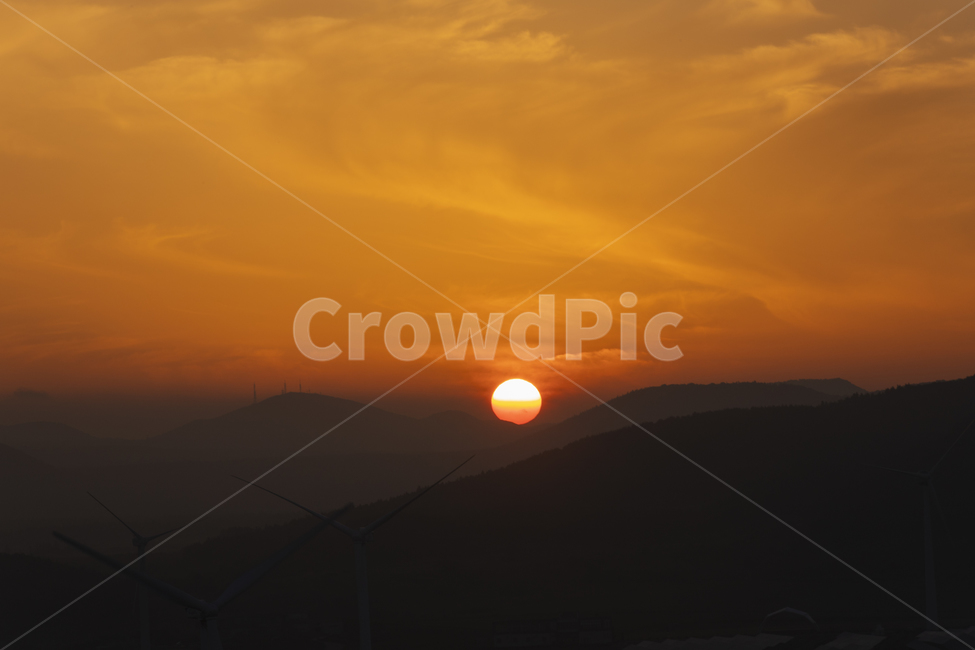일몰,태양,구름,자연,풍경,오렌지,오렌지색,배경,자연,풍경,nature,landscape,outdoors,옥외,sky,하늘,dusk,황혼,sunset,red sky,붉은 하늘,dawn,새벽