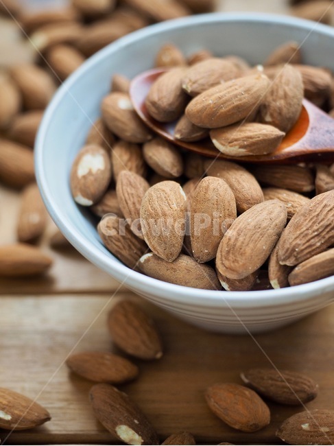 아몬드,견과류,숟가락,그릇,견과,근접촬영,간식,영양간식,음식,식품,갈색,배경,음식,식재료,요리,food,cook,meal,dishes,food reserves,콩류,견과류,beans,pulse,nuts,dry fruits