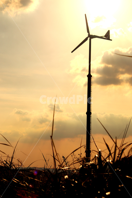 풍력발전기,바람,노을,역광,하늘,산업,industry,industrial,에너지산업,energy industry,machine,기계,engine,엔진,motor,모터