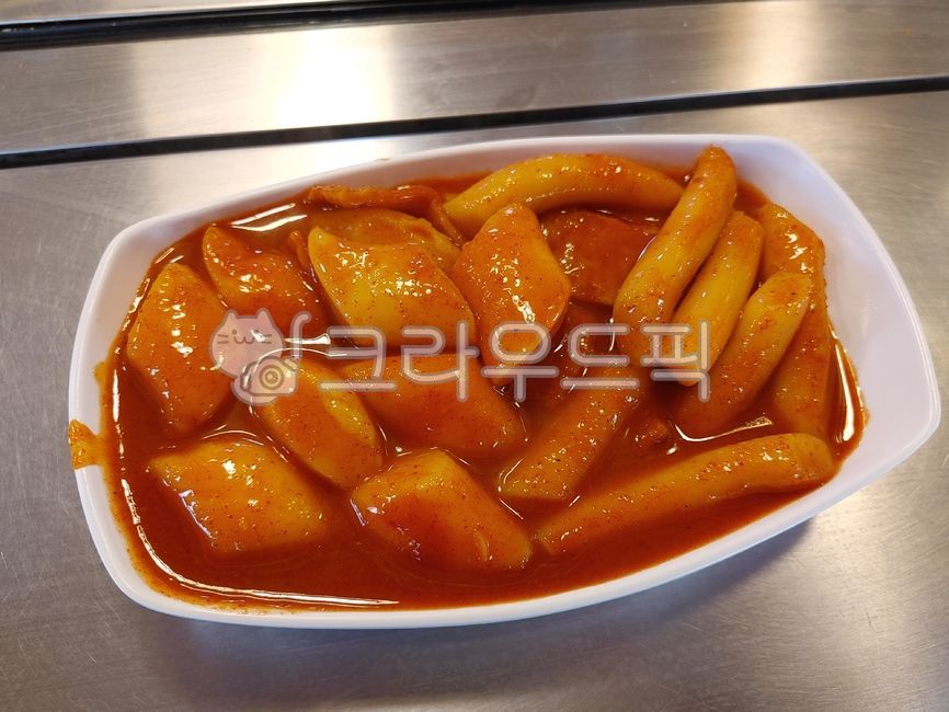 seasoning,Gochujang Tteokbokki,food,Rice Tteokbokki,meal,Wheat Tteokbokki,street food,fish cake,rice cake,Korean food,tteokbokki,snack cart,cooking,snack bar,koreanfood