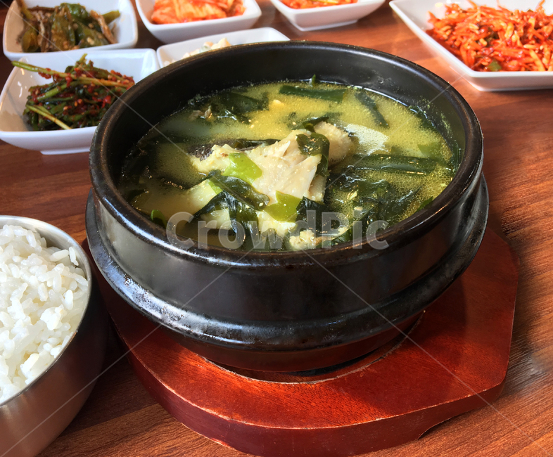 음식,한식,국,미역,미역국,가자미미역국,음식,식재료,요리,food,cook,meal,dishes,food reserves,한식,한국음식,한국요리,korean food,korean dishes,korean meal,korean cook