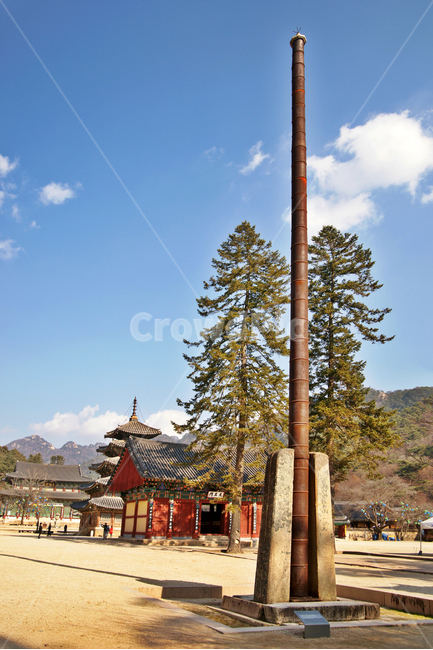 철당간,찰주,찰간,불당,불교의식,조선시대,순종,법주사,한국전통,한국문화,korean traditional,korean culture,건축물,건물외관,exterior,building,structure,architecture,construction