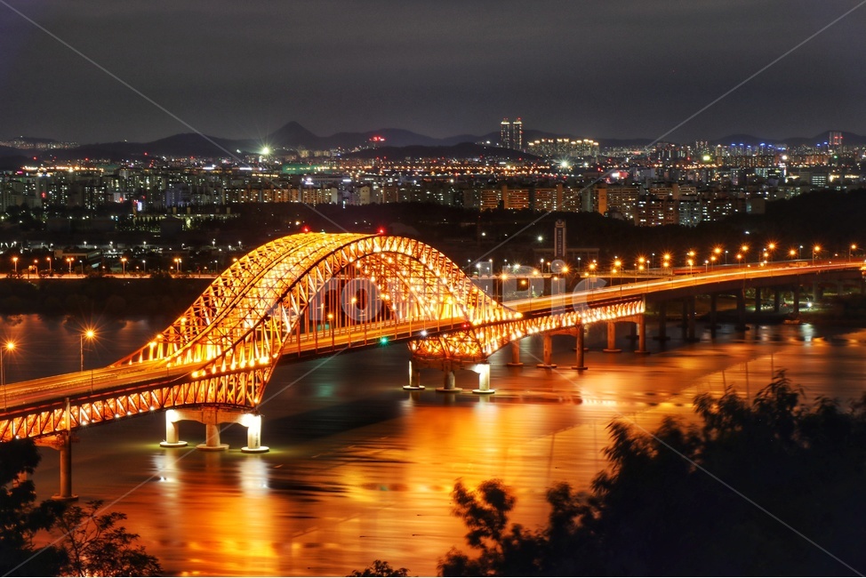 반포대교,행주산성,달빛기행,다리,야경,서울,한강,한강다리,주황빛,덕양구,행주내동,데이트장소,서울의밤,불빛,반영사진,강,한강풍경,서울야경,한국야경,야경명소,한국풍경,도시,도시풍경,야경사진,peaceful,평화로운,편안한,휴식처,힐링,안락한,따뜻한,warm,분위기,한국도시경관,한국,맑은,깨끗한,청명한,한국도시풍경,풍경,야경,밤,풍경,nightscape,night,landscape,도시,city,한국도시풍경,한국도시경관,korea cityscape,building,건물,bridge,architecture,건축물,arch bridge,아치교,arch,아치,arched,아치형