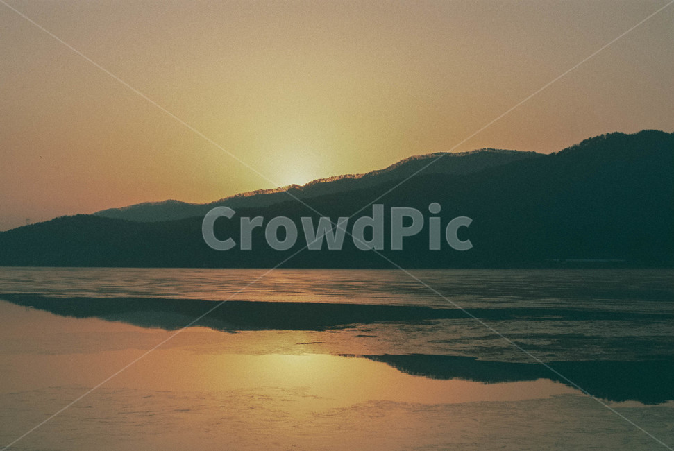 일출,산,강,겨울,시작,필름사진,아날로그,자연,풍경,nature,landscape,light,빛,flare,플레어,outdoors,옥외