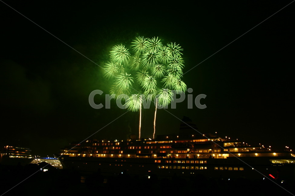 불꽃놀이,hanabi,firewokrs,black,꽃,야간,배,보트,바다,요코하마,yokohama,검정,야경,밤,풍경,nightscape,night,landscape,여행,휴가,traveling,vacation,trip,축제,행사,festival,carnival,event,교통,교통수단,traffic,transportation,nature,자연,outdoors,옥외