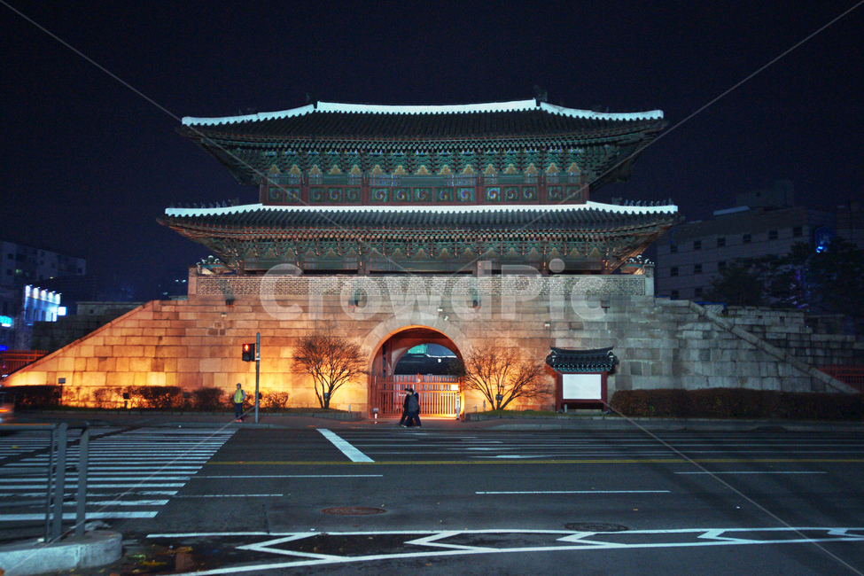 동대문,흥인지문,동문,보물제1호,조선후기,도성,사대문,종로구,야경,야경,밤,풍경,nightscape,night,landscape,한국전통,한국문화,korean traditional,korean culture,랜드마크,landmark,tourist attraction,한국랜드마크,한국관광지,한국명소,korea landmark,korea tourist attraction,건축물,건물외관,exterior,building,structure,architecture,construction,shrine,신사,pagoda,탑,건물,worship,예배