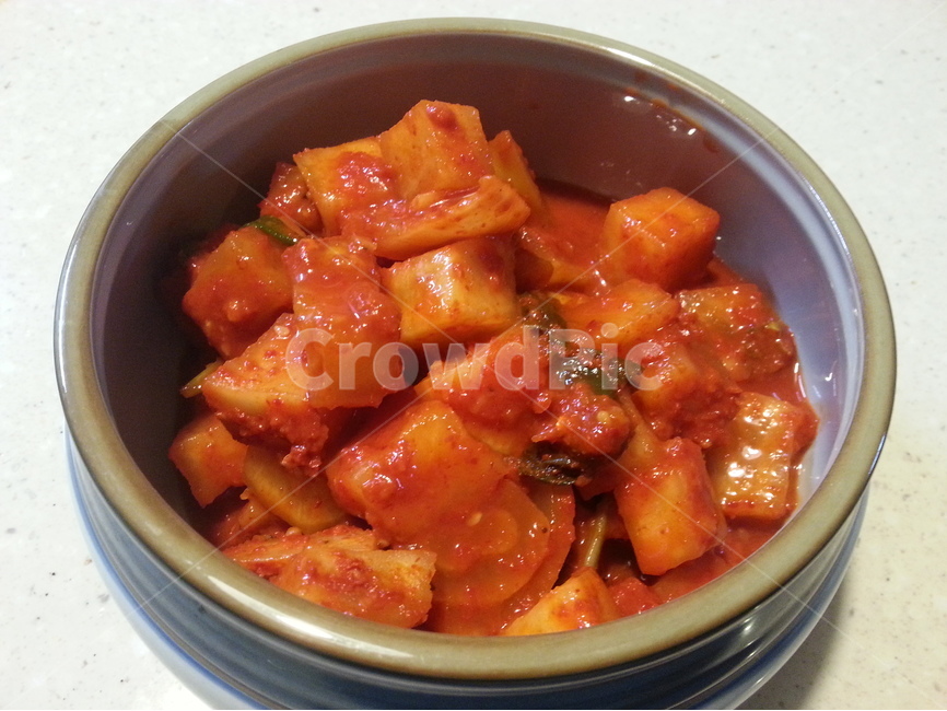 김치,깍두기,한국,음식,전통,kimchi,radish,spicy,hot,red,빨강,food,traditional,bowl,dish,그릇,ceramiic,도자기,음식,식재료,요리,food,cook,meal,dishes,food reserves,채소,야채,vegetables,한식,한국음식,한국요리,korean food,korean dishes,korean meal,korean cook