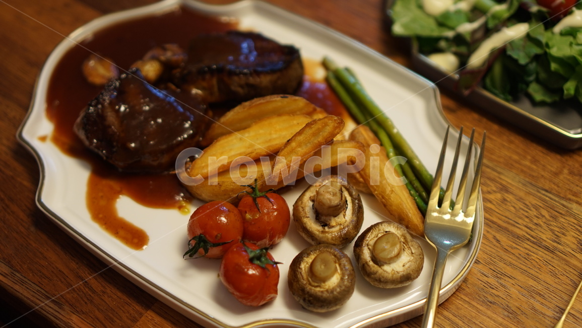 집밥,예쁜밥집,예쁜식탁,상차림,스테이크,푸드,food,혼밥,식욕자극,음식,식재료,요리,food,cook,meal,dishes,food reserves,양식,서양음식,서양요리,western food,western dishes,western meal,western cook
