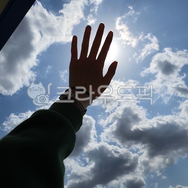 사람,person,인간,human,빛,light,햇빛,가리기,손,hand,하늘,sky,보,보자기,가려짐