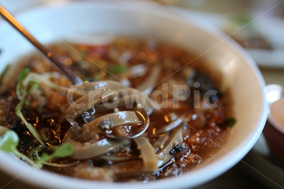 묵밥,묵사발,도토리묵,한식,전통음식,음식사진,도토리,시원한,여름음식,살얼음,묵,먹음직스러운,한국,한국음식,음식,식재료,요리,food,cook,meal,dishes,food reserves,한식,한국음식,한국요리,korean food,korean dishes,korean meal,korean cook
