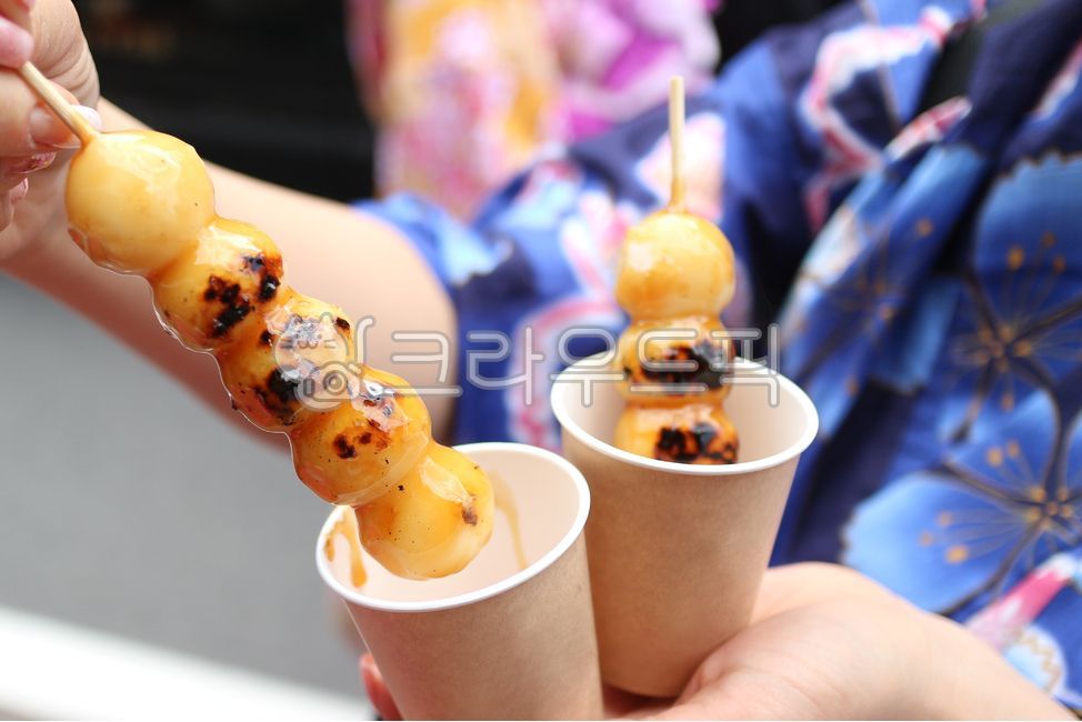 Braised rice cake,Japanese food,Dango,street food,Grilled rice cake,Japanese street food,syrup,sauce,Rice cake skewers