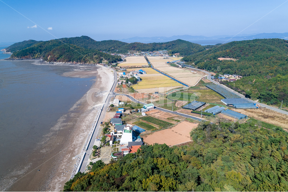 잠봉도,바닷가,항공촬영,인천,서해안,바다,해안선,연안,바위,섬,자연,풍경,nature,landscape,시골,마을,country,rural,town,outdoors,옥외,scenery,경치,airport,공항