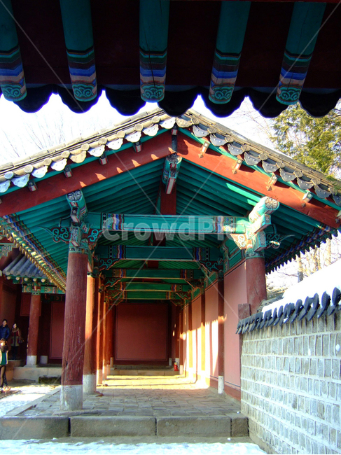 한옥,겨울,눈,한국,전통집,기와,koreanstylehouse,oriental,winter,snow,tileroofedhouse,한국전통,한국문화,korean traditional,korean culture,건축물,건물외관,exterior,building,structure,architecture,construction