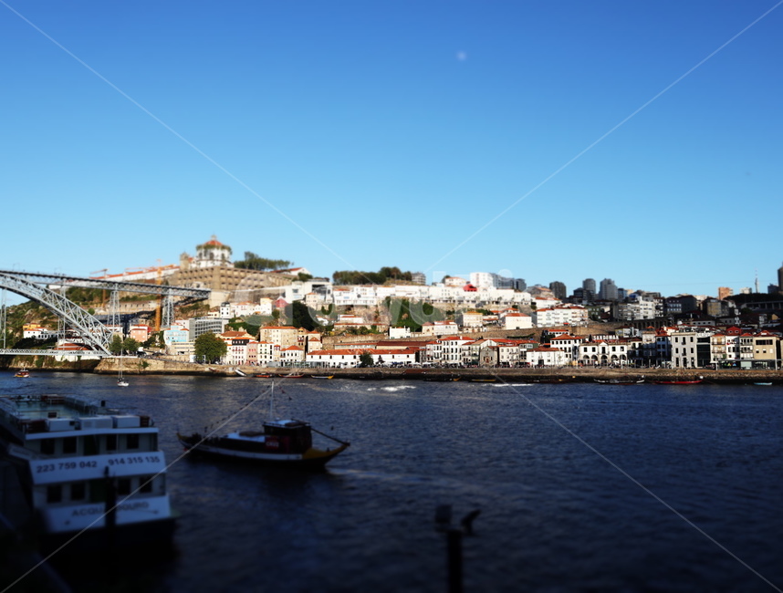 europe,유럽,portugal,포르투갈,porto,포르투,도오루강,다리,douro,duero,boat,vessel,도시,풍경,city,landscape,세계도시풍경,해외도시풍경,외국도시풍경,world cityscape