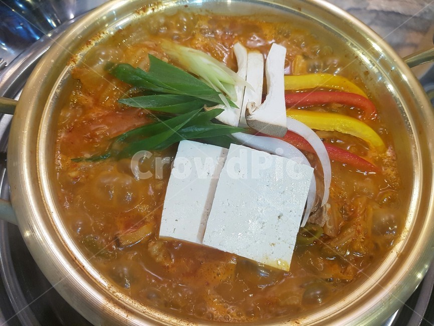 김치찌개,냄비김치찌개,묵은지찌개,김치전골,양은냄비김치찌개,음식,식재료,요리,food,cook,meal,dishes,food reserves,한식,한국음식,한국요리,korean food,korean dishes,korean meal,korean cook