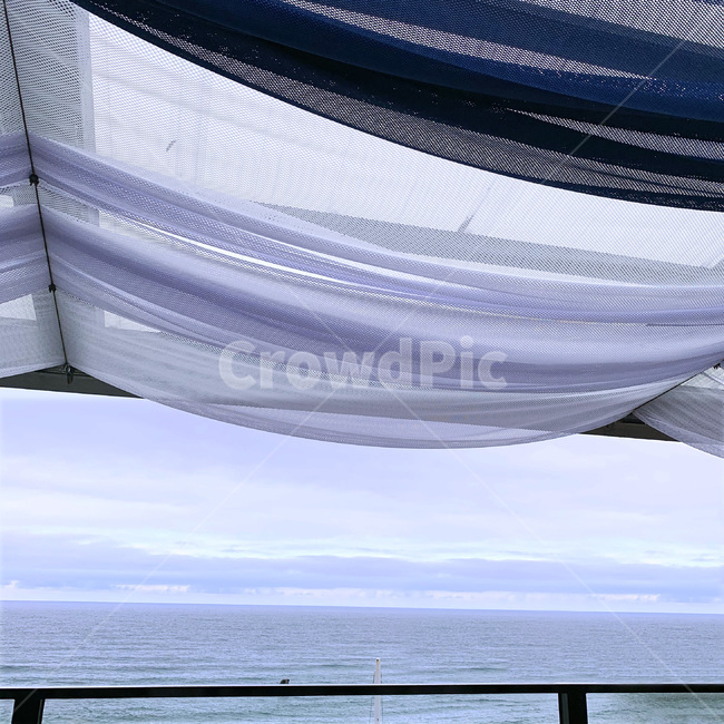 바다,bridge,sea,배경,ocean,cloud,물,water,구름,풍경,landscape,background,view,oceanview,rail,난간,천,cloth,파란색,옥외,outdoors