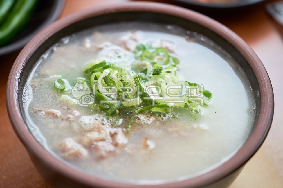 설렁탕,음식,food,식사,뚝배기,곰탕,한국음식,koreafood,요리,cook,파,국물,접사,macro