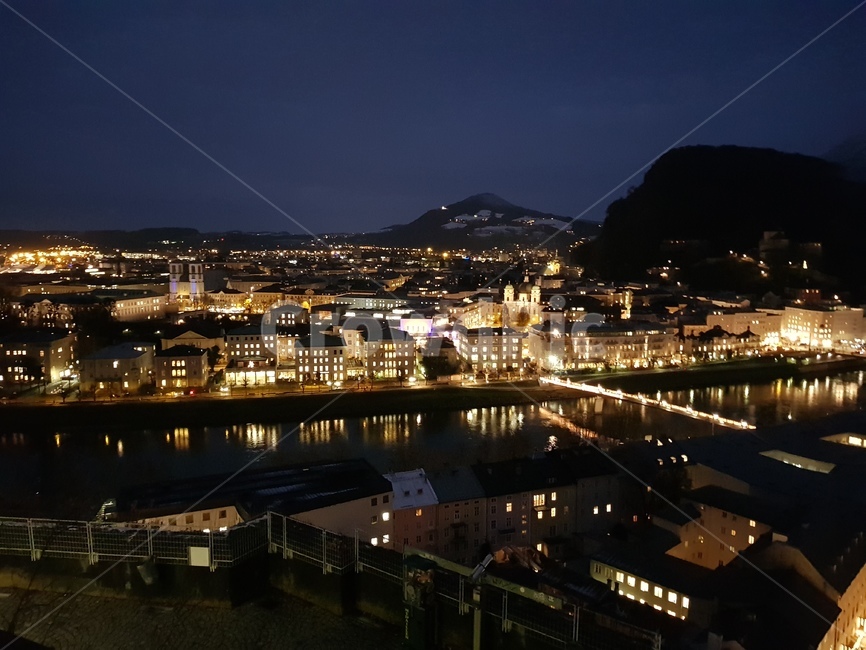 다리,꽃,담장,담벼락,바다,마을,동네,도시,야경,밤,풍경,nightscape,night,landscape,도시,city,해외,외국,세계,foreign,oversea,world,세계도시풍경,해외도시풍경,외국도시풍경,world cityscape