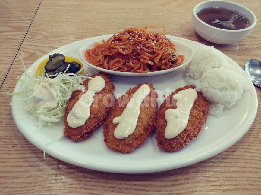 음식,식사,외식,수저,식탁,그릇,접시,아침,점심,저녁,탄단지,탄수화물,단백질,지방,염분,나트륨,양식,끼니,식전,맛,빛깔,음식,식재료,요리,food,cook,meal,dishes,food reserves,육류,고기,meat,일식,일본음식,일본요리,Japanese food,Japanese dishes,Japanese meal,Japanese cook