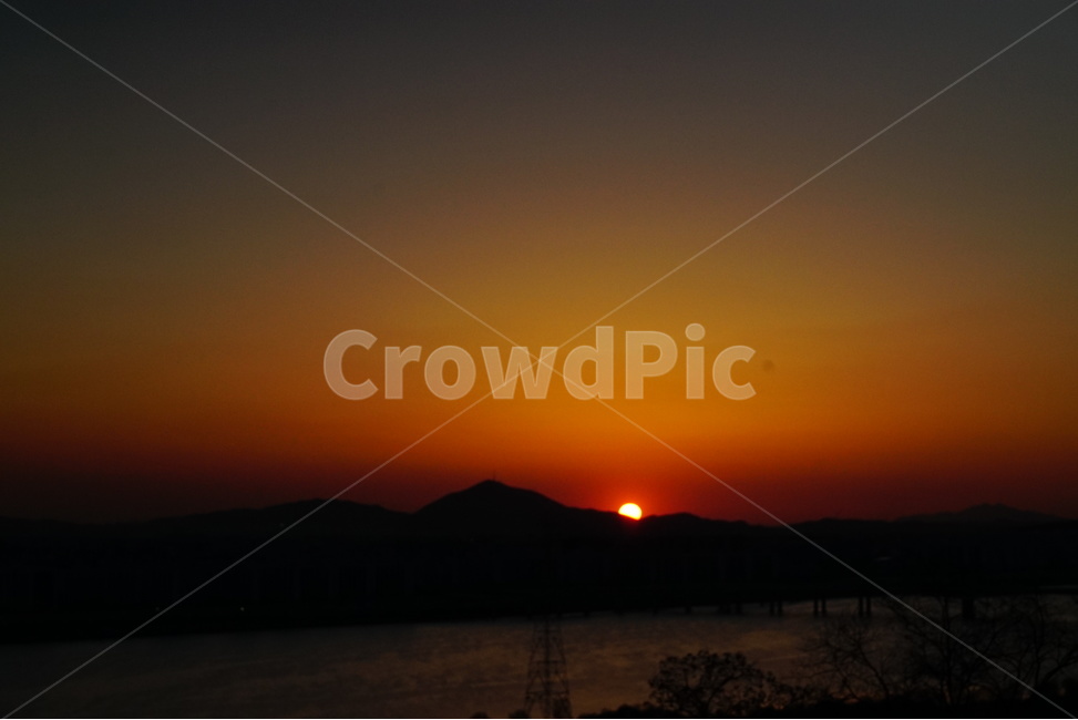 일몰,하늘,노을,구름,석양,자연,풍경,nature,landscape,outdoors,옥외,sunset,dawn,새벽,red sky,붉은 하늘,sky,dusk,황혼