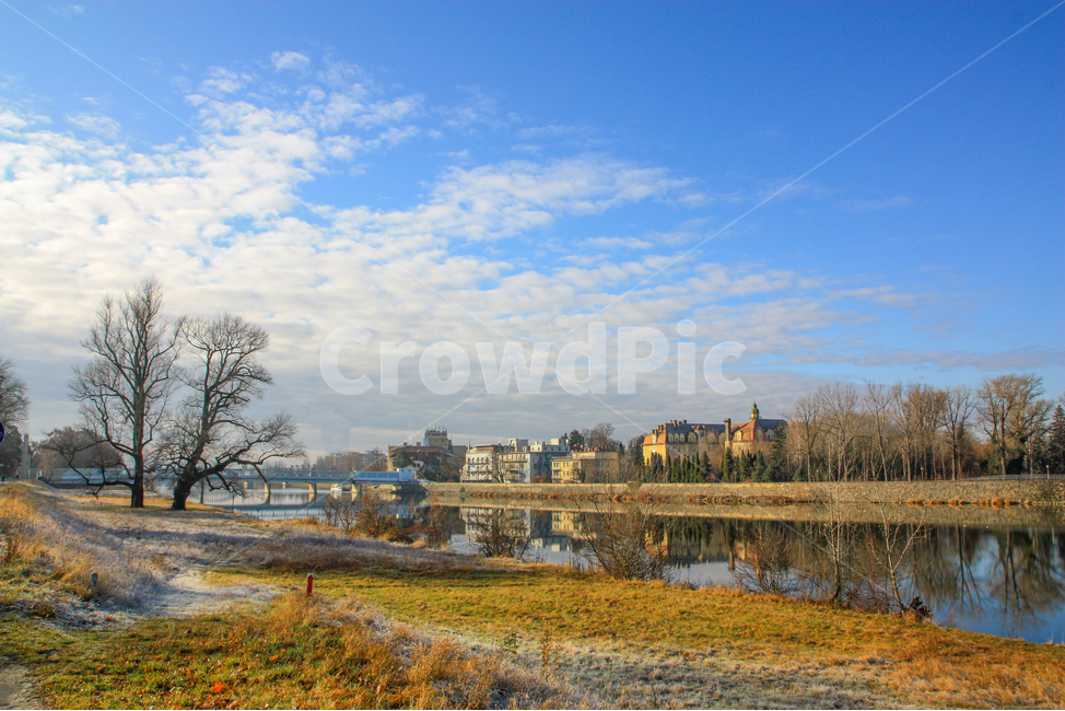 슬로바키아,piestany,유럽온천,맑은하천,파란하늘