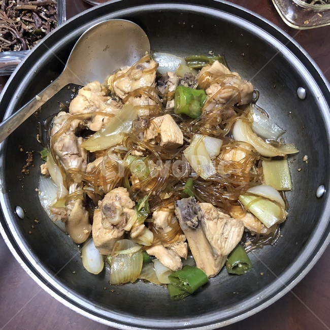 닭볶음탕,닭도리탕,간장,간장닭볶음탕,당면,닭요리,닭,음식,집밥,food,음식,식재료,요리,food,cook,meal,dishes,food reserves,육류,고기,meat,한식,한국음식,한국요리,korean food,korean dishes,korean meal,korean cook