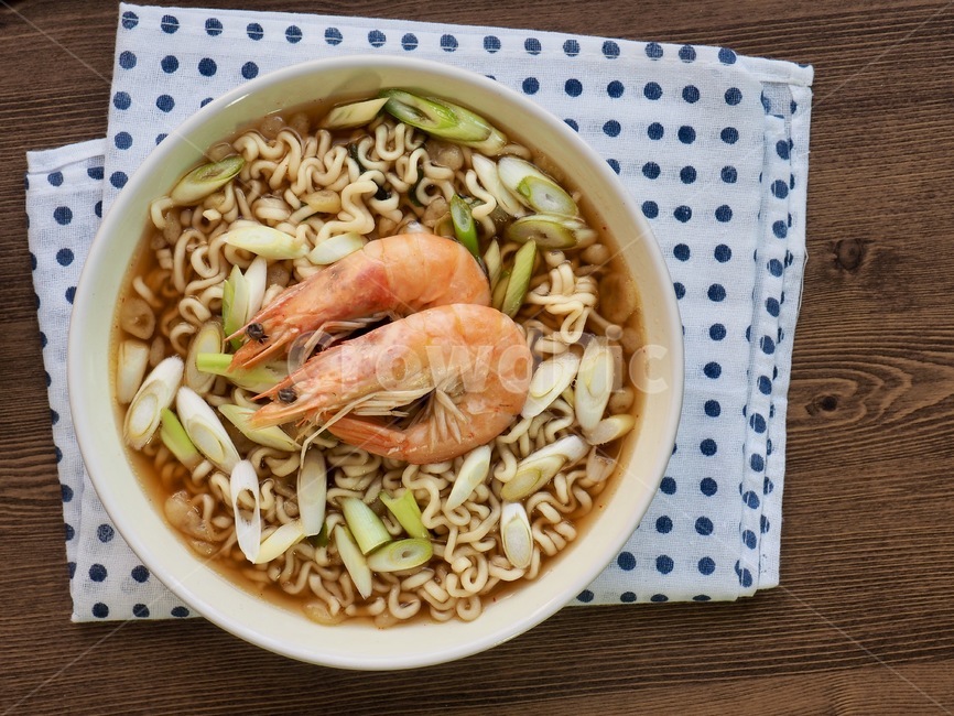 새우,해물,새우탕면,새우국수,우동,국수,우동라면,아시아음식,음식,국물,국물음식,새우라면,새우우동,배경,shrimp,seafood,shrimpsoup,shrimpnoodle,udon,noodle,udonnoodles,asianfood,food,soup,shrimpramen,shrimpudon,background,cooking,meal,식사,dish,요리,bowl,사발,음식,식재료,요리,food,cook,meal,dishes,food reserves,수산물,해산물,fishery products,seafood