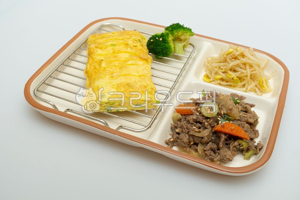 건강식,웰빙,불고기,브로콜리,식료품,영양식,식물,식자재,식재료,음식물,음식재료,야채,콩나물,콩나물무침,급식판,채식,먹거리,건강,식품,유기농,다양한,계란,달걀,계란말이,vegetable,채소,food,음식