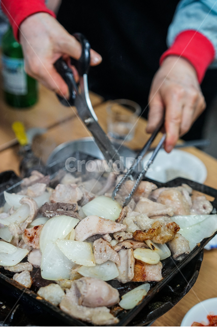 곱창,막창,고기,불판,술안주,고깃집,식당,음식,식재료,요리,food,cook,meal,dishes,food reserves,육류,고기,meat,한식,한국음식,한국요리,korean food,korean dishes,korean meal,korean cook