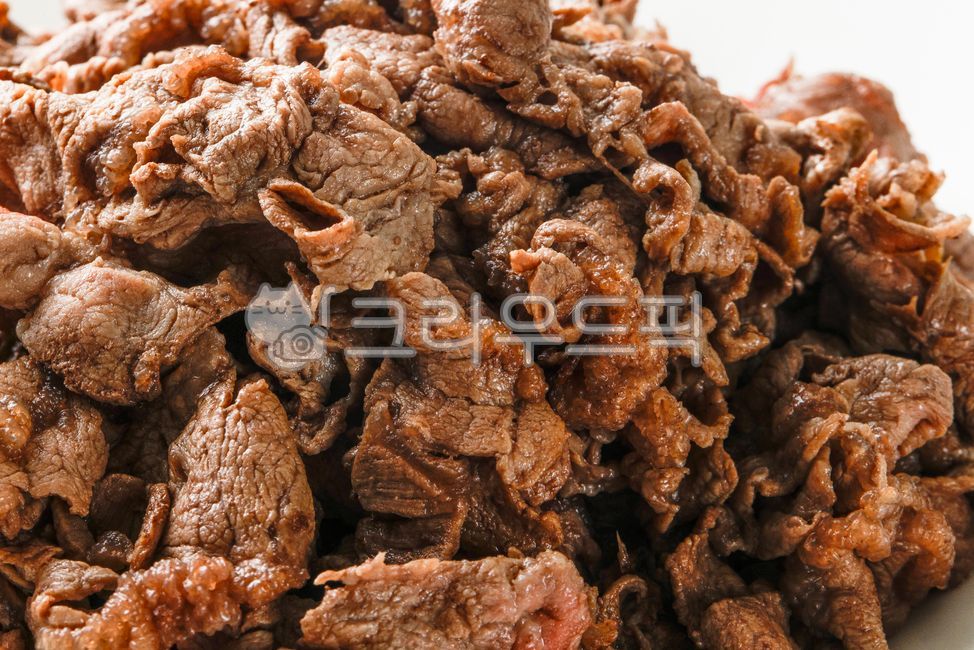 meat eating,Bulgogi,Beef Bulgogi,beef,plate,bowl,Korean food,ingredients,cooking,koreanfood,close up,cook,fan meat,Korean,delicious,food,meal,closeup,dish,meat,fresh