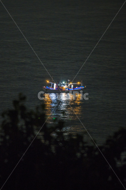 바다,저녁,어업,낚시,배,야경,야경,밤,풍경,nightscape,night,landscape,산업,industry,industrial,어업,fishery,fishing industry,vehicle,차량,transportation,교통,boat,보트,watercraft,선박