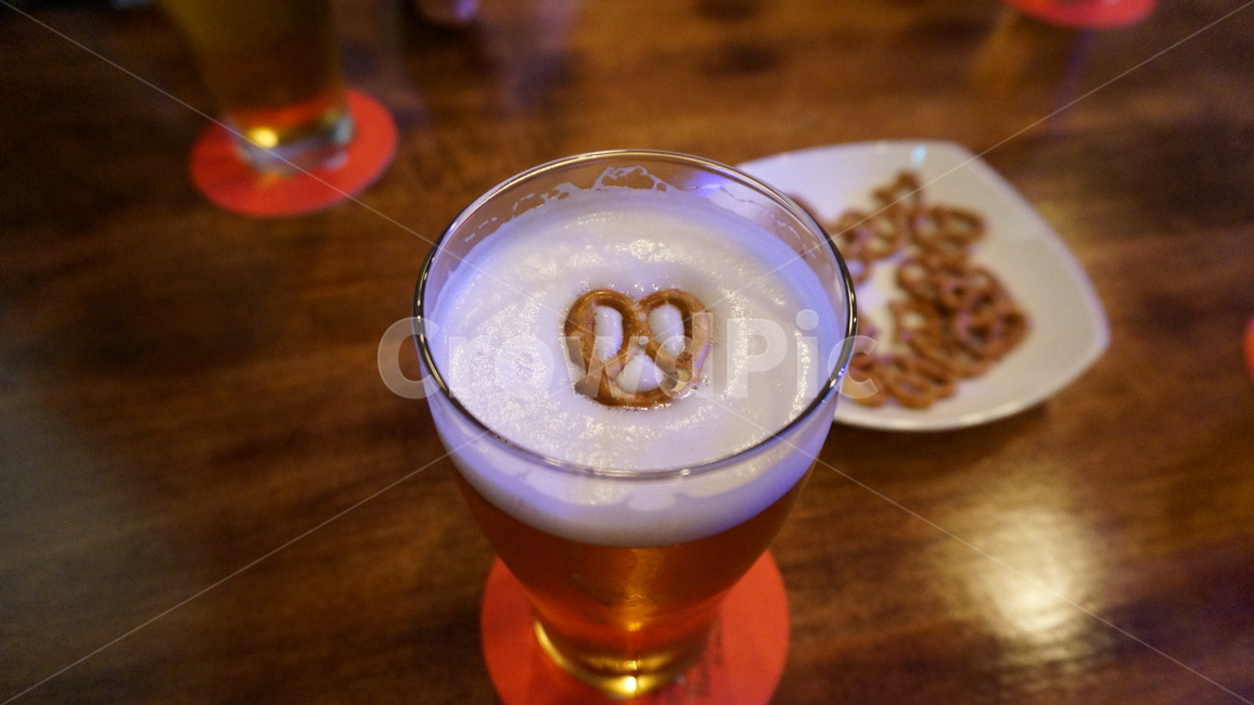 맥주,프레첼,하트,사랑,glass,유리,감성사진,음료수,drink,beverage,술,주류,alcohol