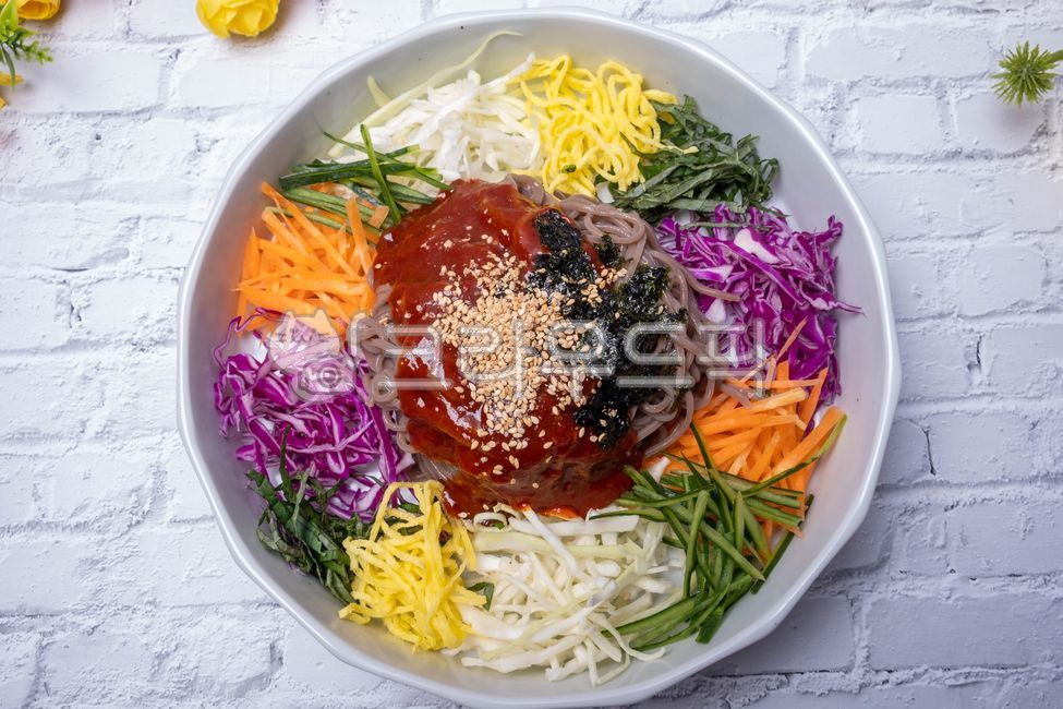 cabbage,red cabbage,cucumber,Makguksu,noodle,vegetable,food,Bibim Makguksu,Bibim Noodles,carrot