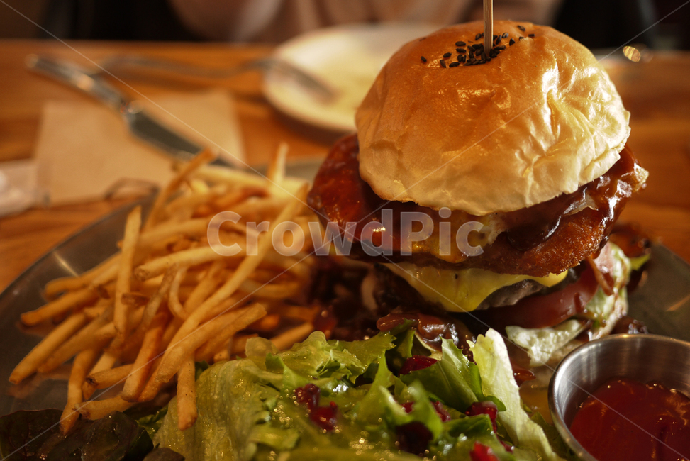 양식,햄버거,감자튀김,요리,음식,빵,burger,food,음식,식재료,요리,food,cook,meal,dishes,food reserves