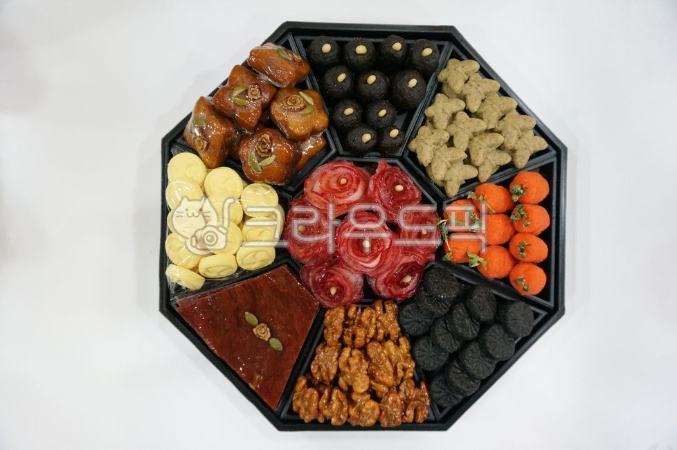 구절판,이바지,폐백,전통혼례,약과,약식,정과,궁중구절판,잣,떡,정성,육포,다식,이바지음식,폐백음식,궁중음식,한국전통,음식,식재료,cook,meal,dishes,food,한식,한국요리,한국음식,koreancook,koreanfood,koreanmeal