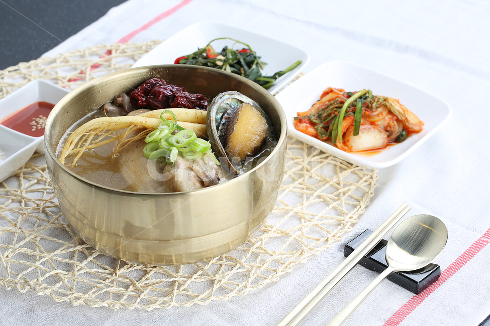 삼계탕,전복삼계탕,보양식,닭요리,전복,전통요리,백숙,스테미나,인삼,인삼요리,수삼,대추,여름보양식,퓨전요리,요리,요리법,조리,조리법,요리책,아침식사,점심식사,저녁식사,그릇,밥,식사,한국음식,한국요리,음식,푸드,건강,식기,해물요리,방짜유기,food,cook,음식,식재료,요리,food,cook,meal,dishes,food reserves,한식,한국음식,한국요리,korean food,korean dishes,korean meal,korean cook,연출,컨셉,콘셉,direction,concept