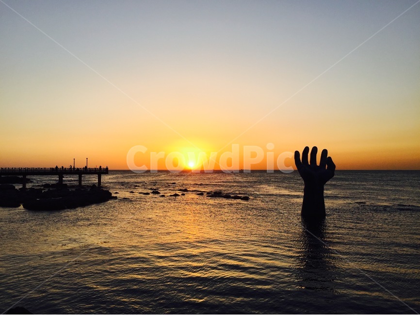 일출,해돋이,바다,하늘,구름,구름사진,자연,실루엣,역광,sunrise,night,sea,sky,cloud,nature,silhouette,backlight,포항,호미곶,해맞이광장,pohang,상생의손,새벽,dawn,자연,풍경,nature,landscape,한국자연풍경,한국자연경관,korea nature landscape,랜드마크,landmark,tourist attraction,한국랜드마크,한국관광지,한국명소,korea landmark,korea tourist attraction,실루엣,그림자,silhouette,shadow