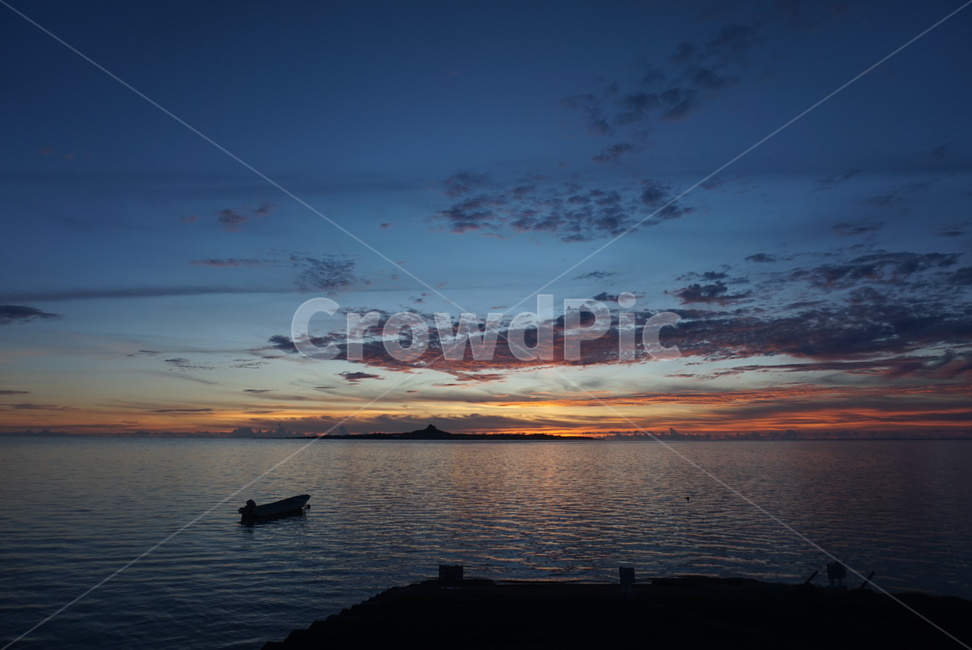 바다,해질녘,하늘,구름,섬,이에섬,밤바다,밤하늘,저녁노을,노을,sunset,sea,sky,배,태양,어둠