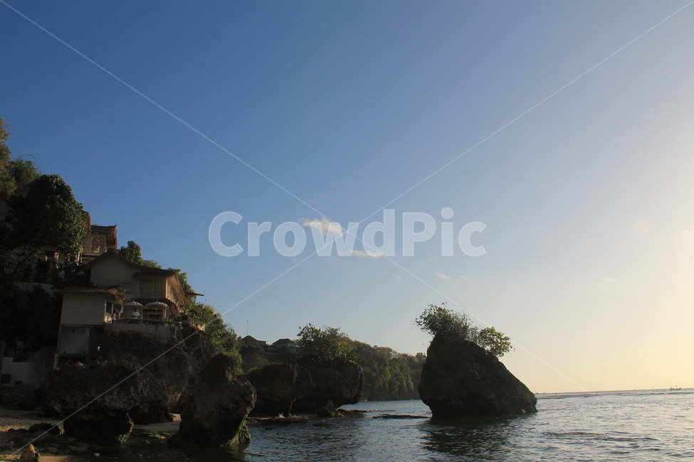 인도네시아,발리,바다,하늘,푸른하늘,indonesia,bali,sky,bluesky,자연,nature,rock,rocks,바위,beach,해변,자연,풍경,nature,landscape,outdoors,옥외,land,땅,shoreline,해안선,water,물,ocean,대양,sea,coast,연안
