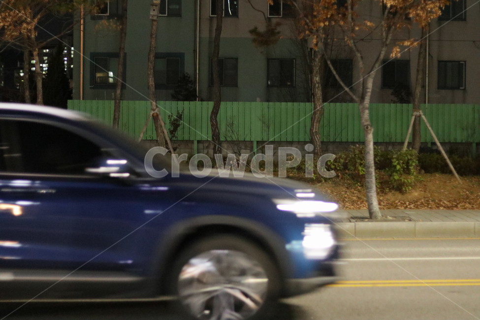 transportation,교통,차,자동차,automobile,차량,vehicle,spoke,살,machine,기계,합금휠,tire,자동차휠,carwheel,타이어