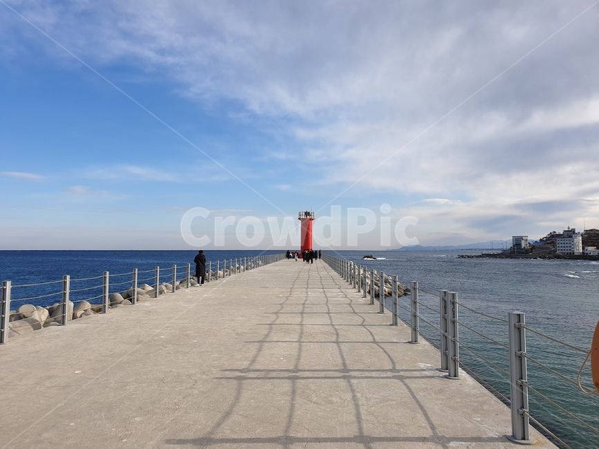 등대,바다,sea,燈臺,light,등대,lighthouse,water,물,waterfront,워터 프론트,railing,난간,pier,교각,port,포트,handrail,banister